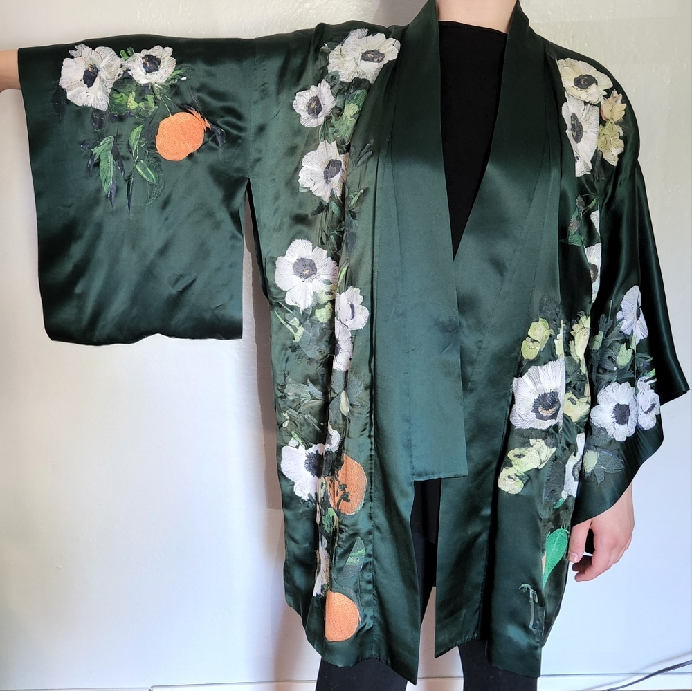 Alice Archer Green Silk Kimono - Picture 2 of 16